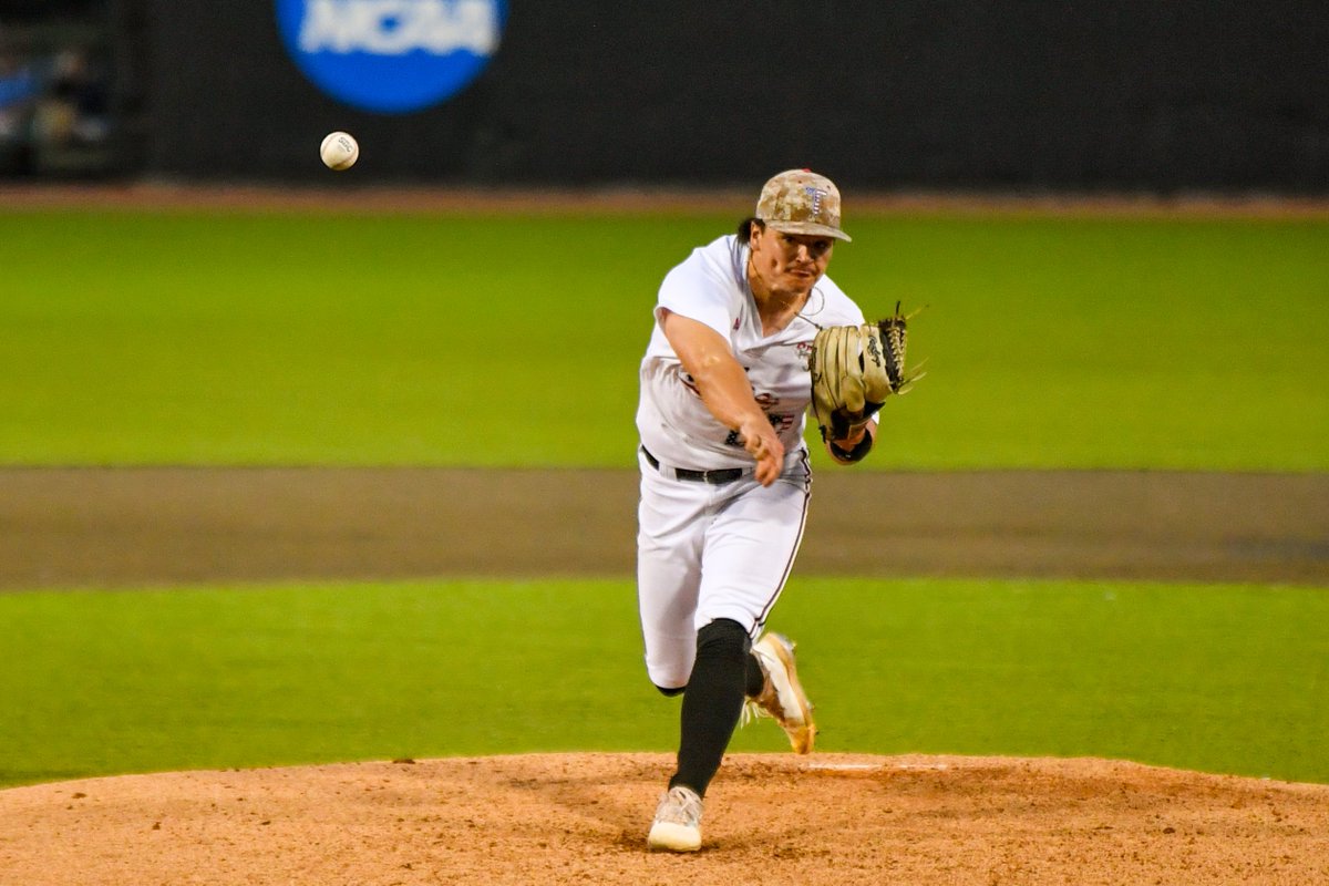 Grayson Stewart doing what Grayson Stewart does🔥

6.2 IP
3 H
1 R
0 BB
10 K
4th Quality Start

#BoysOfTroy 🛡️ | #OneTROY⚔️⚾️
