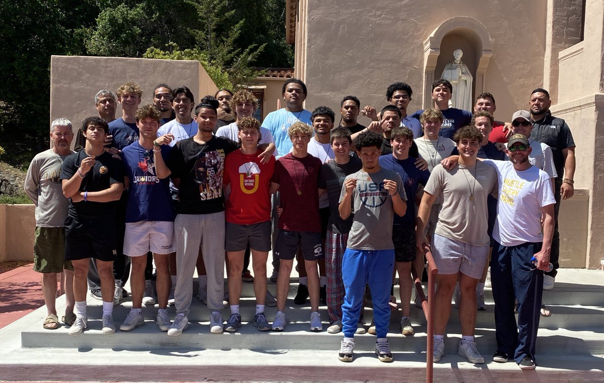 stfrancis_fb's tweet photo. Thank you to all of our senior football players and coaches that went on silent retreat these last 3 days https://t.co/bZtN4g62q0