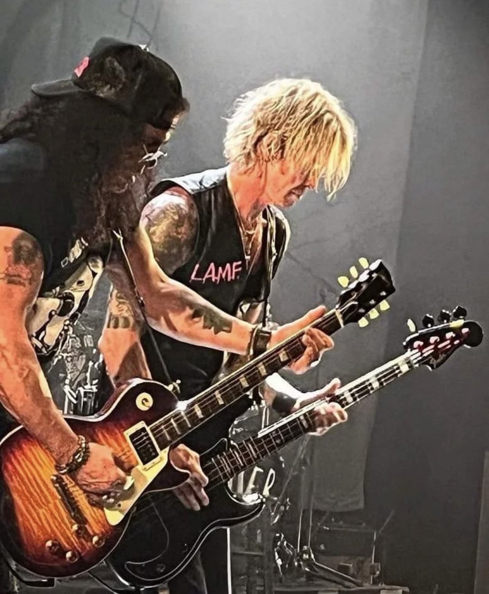 slash_roma's tweet photo. Last Night

#Slash #iggypop #gunsnroses https://t.co/R73LAOHdfr