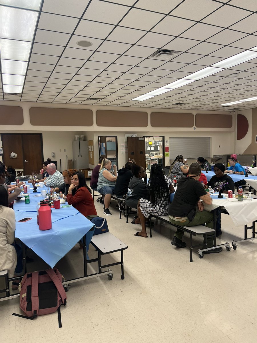 ColtsCunningham's tweet photo. Today on our professional learning day, I want to take a moment to recognize the incredible dedication and hard work of the staff at our elementary school. Thank you for all that you do to support our students and ensure their success! #grateful #teamwork @ClarkCountySch https://t.co/xhgARq8LxP