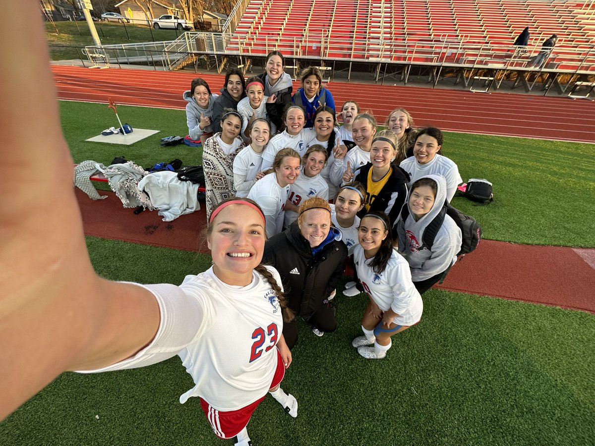 Great 7-0 win over Le Mars tonight! Way to go ladies! 💙❤️⚽️