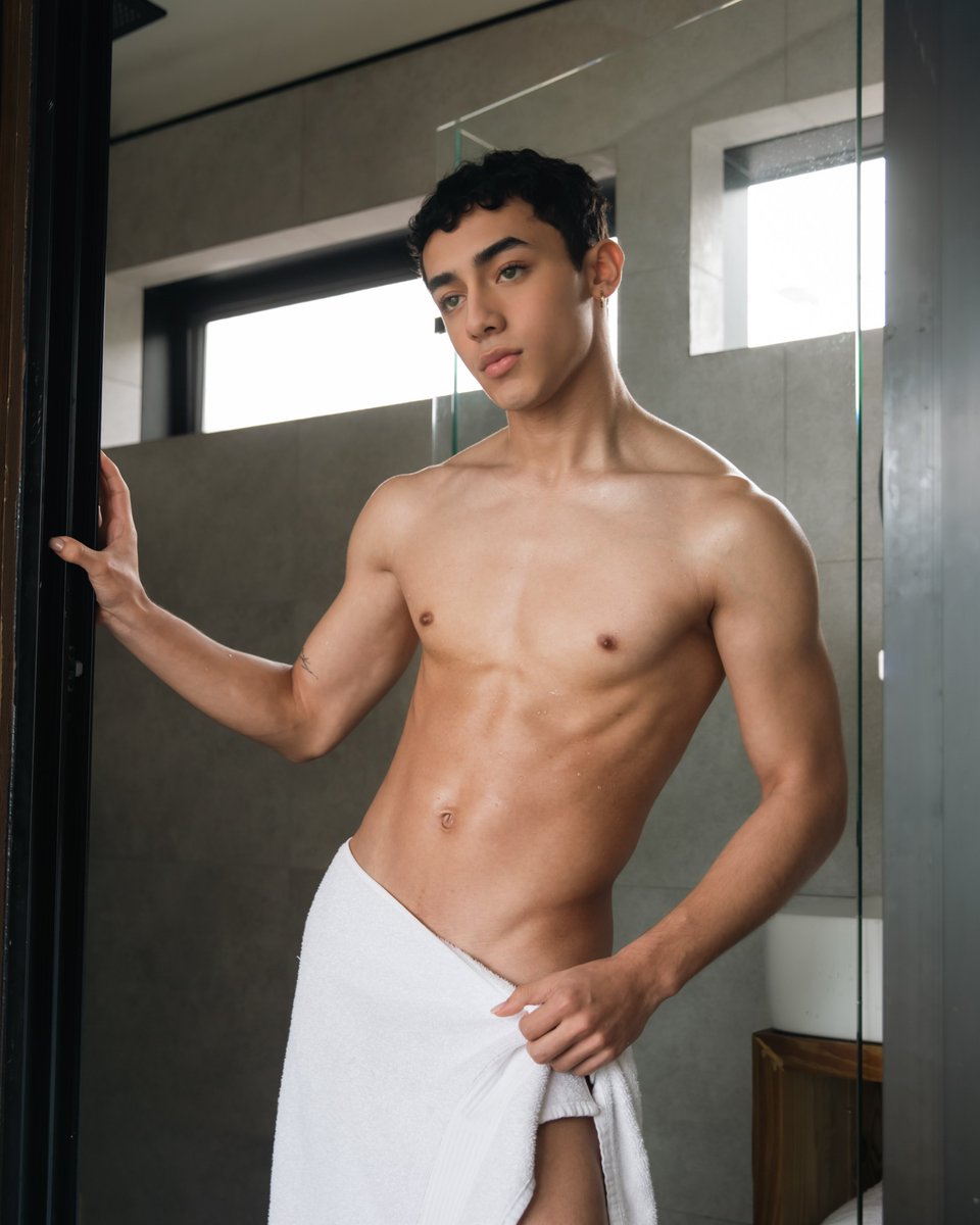 Around the house with @audreycabrerx  from Monterrey 🇲🇽. Photography by me. 1/5