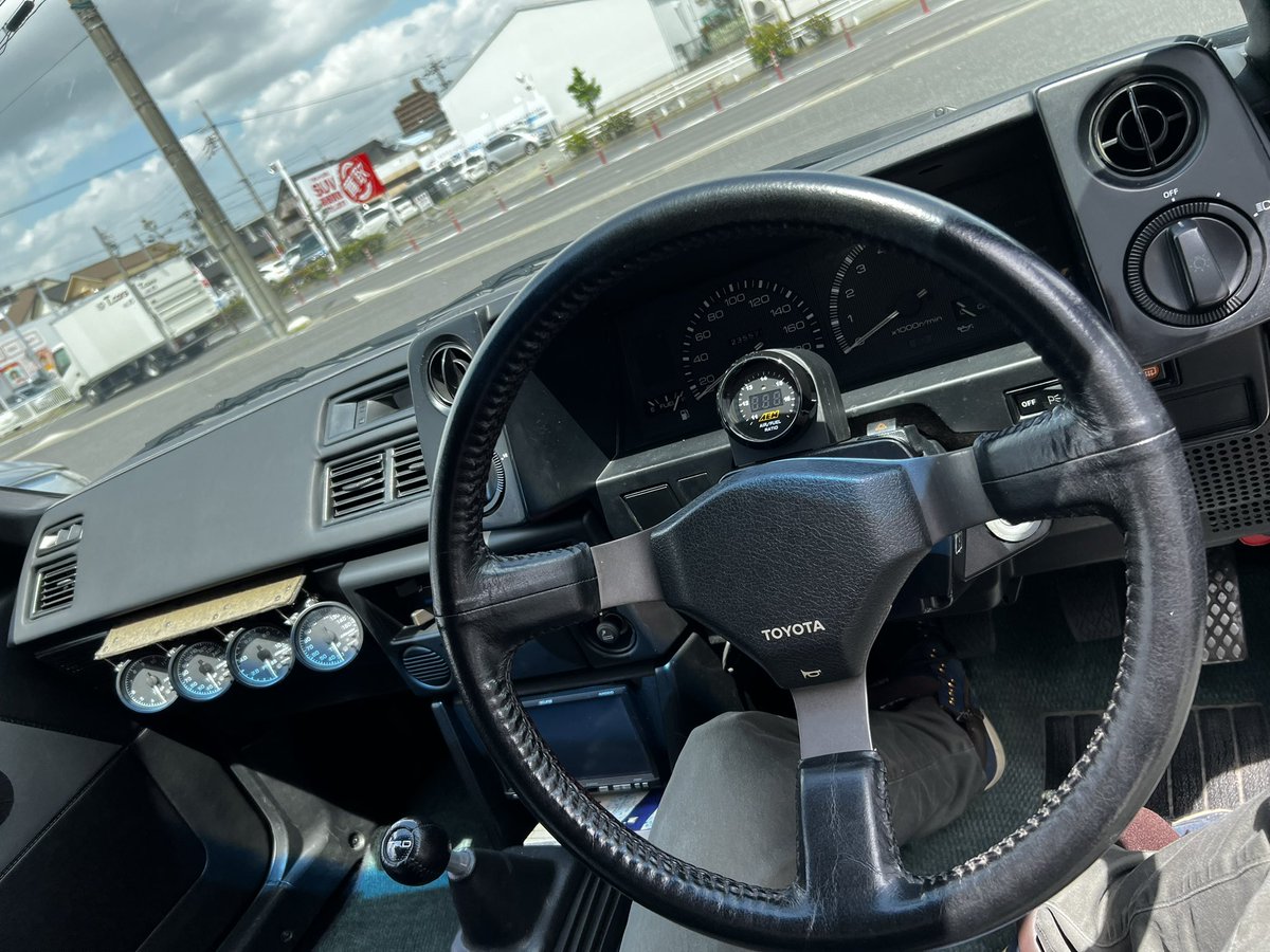 3maTori's tweet photo. はい！子供の頃から憧れだったレビンGT-V納車されました！もうね、本当に感無量です…
ハチロク界隈の方々よろしくお願いします！！
#AE86 #ハチロク #レビン https://t.co/Wvuqb6kkRf