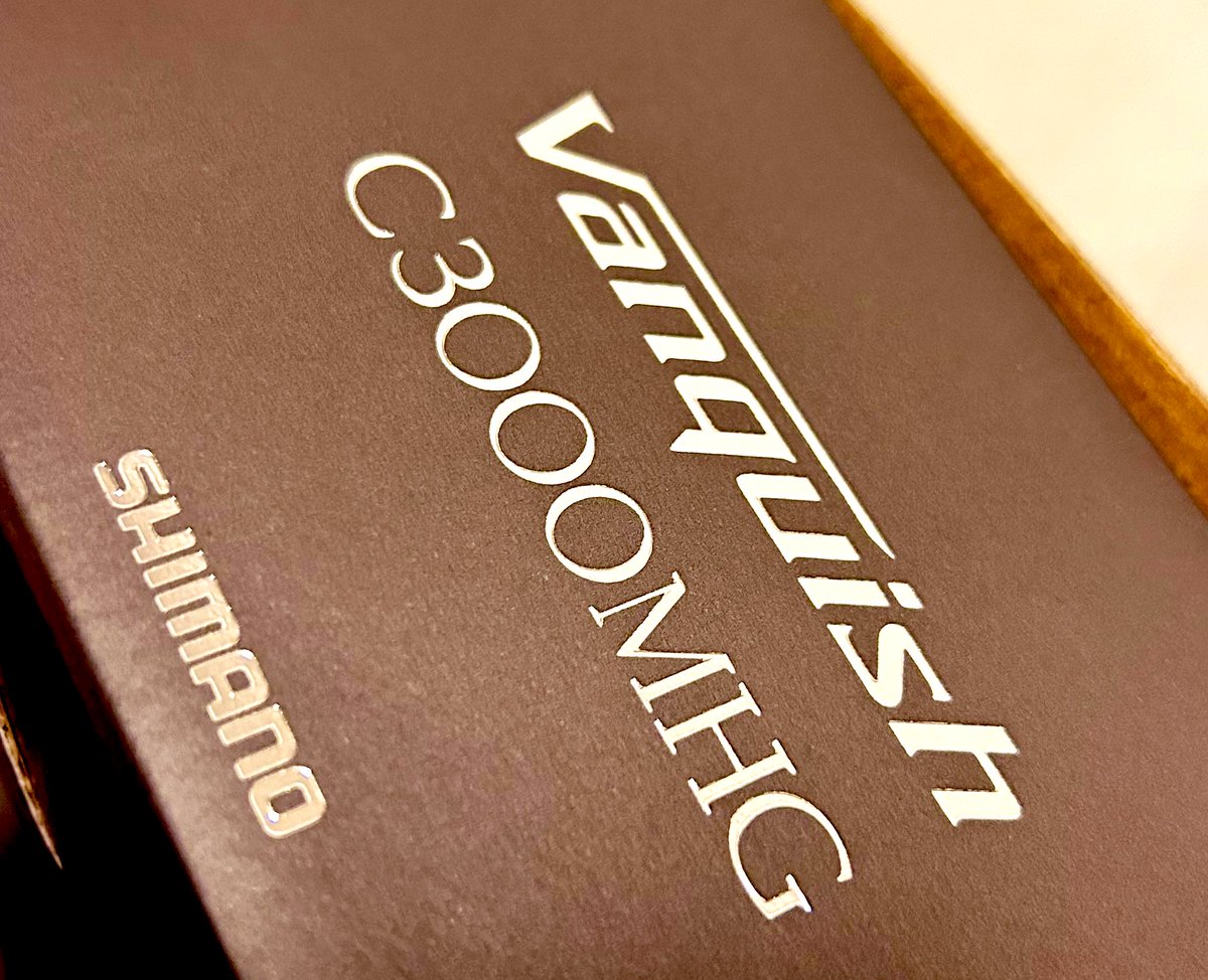 nama_ryu's tweet photo. Newヴァンキッシュが入荷しはじめましたね。
バス釣りにこの番手をセレクトするのあり?なし?
#23ヴァンキッシュ
#C3000MHG https://t.co/FnK4WHUe0B