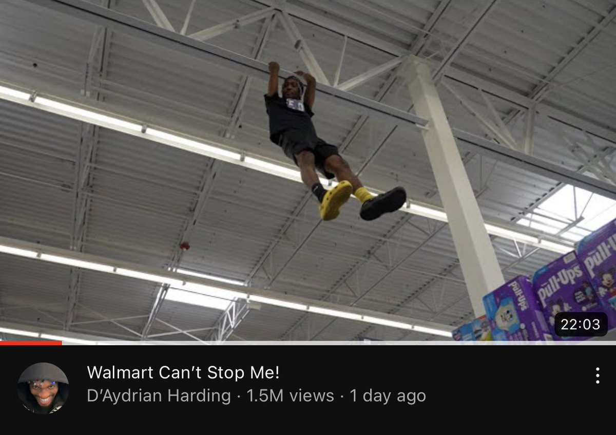 daydrianharding's tweet photo. Never had a video go this crazy wtf 1.5M in a day https://t.co/2VYrobbHuF