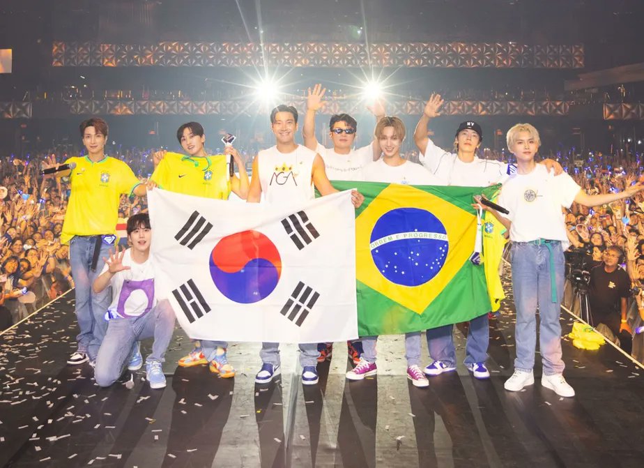 {♡} Nunca, JAMAIS, esqueçam do sentimento que foi ir ao Super Show depois de 10 anos. Os meninos adoraram retornar ao Brasil e, inclusive, disseram que voltariam. Não deixem as inseguranças apagarem tudo de maravilhoso que nós vivemos! Somos muito queridas pelo Super Junior.