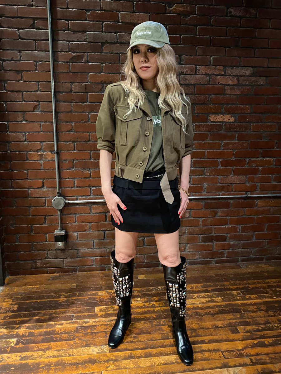 WODDYFUNK's tweet image. バカラックトリビュート
高橋幸宏さんもカバーしてるし
私はYMOもヴォコーダー追悼
LOOKはエディ・スリマンのサファリ

解説は

インスタ
instagram.com/p/Crmbg54SJv-/…

Facebookページ
m.facebook.com/story.php?stor…
にて

#talkbox
#トークボックス
#vocoder
#ボコーダー
#ビハインドザマスク
#エディスリマン