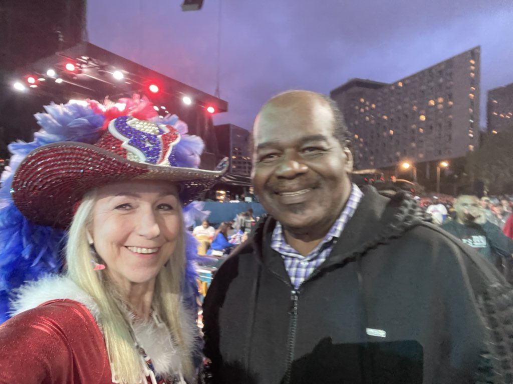 Had the honor of taking a photo with <a href="/CJ7STROUD/">CJ Stroud</a>  uncle. Told him we are so happy to have him coming to Houston!