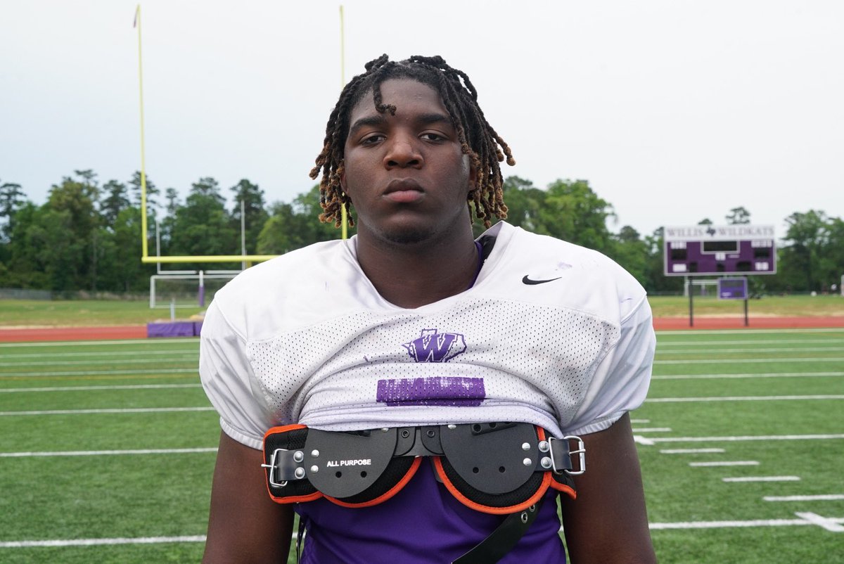 Class of 2024 Willis DL Josiah Stephens is ready for breakout Senior year.

Stephens made an impact up front last year and will look to dominate this season. Holds offers from NSU, Arkansas St., JSU, PVAMU, &amp; others. Mentioned he’s talking with Mizzou, UTSA, USF, ULM, ULL.