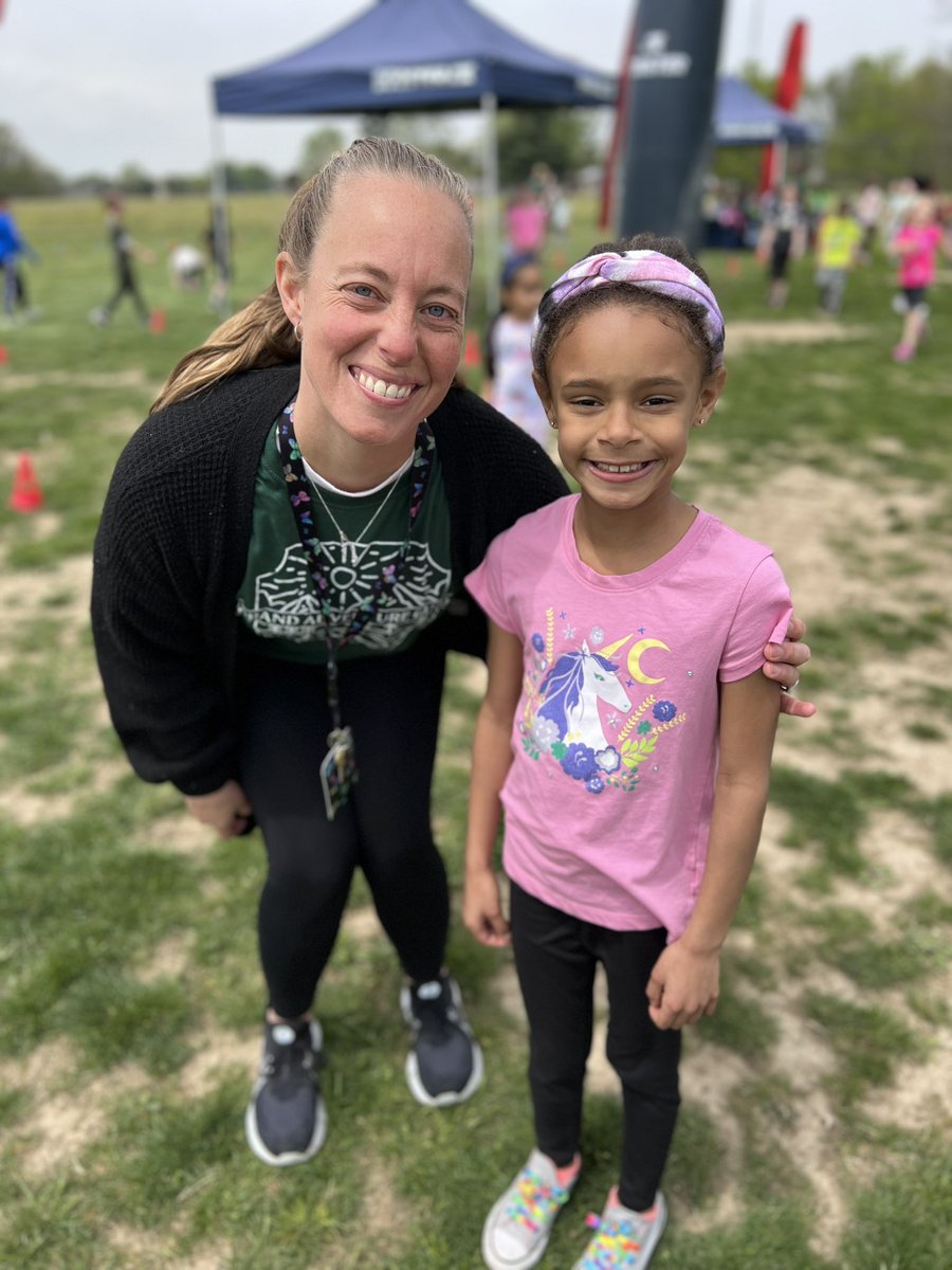 SarahLaborde10's tweet photo. This week we had a Fun Run at River Birch! We had a blast all week with the Boosterthon crew! Thankful for family the community support! https://t.co/bWj6jMbrBE