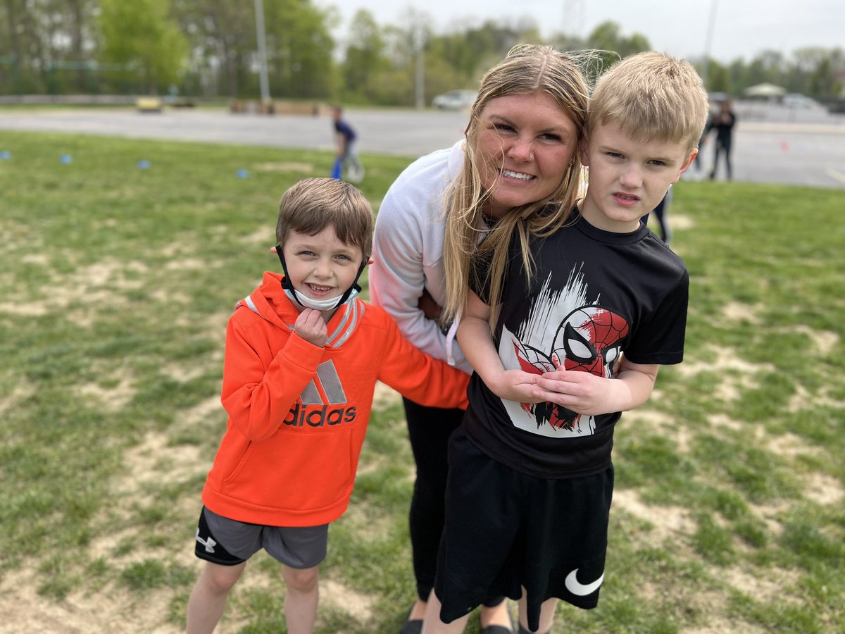 SarahLaborde10's tweet photo. This week we had a Fun Run at River Birch! We had a blast all week with the Boosterthon crew! Thankful for family the community support! https://t.co/bWj6jMbrBE
