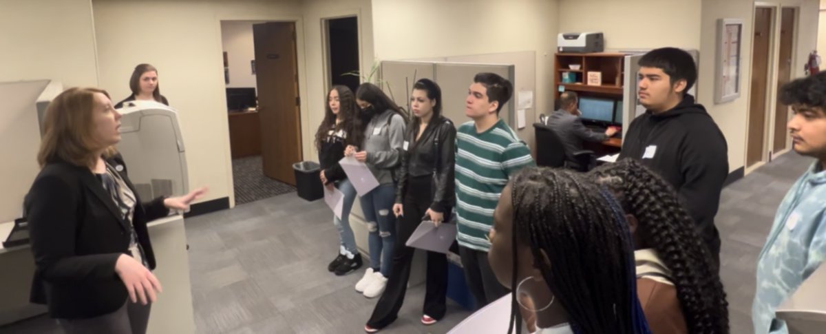 RooseveltCAA's tweet photo. Today our Culinary Arts @NAFCareerAcads chefs visited @hyattwashington to learn about the property &amp; careers in hotels as part of @Hyatt's Global Month of Service. Thank you @amer_exp_found &amp; @destinationdc for the experience! #BeFutureReady #InaHyattWorld https://t.co/hsf5Efg7gb