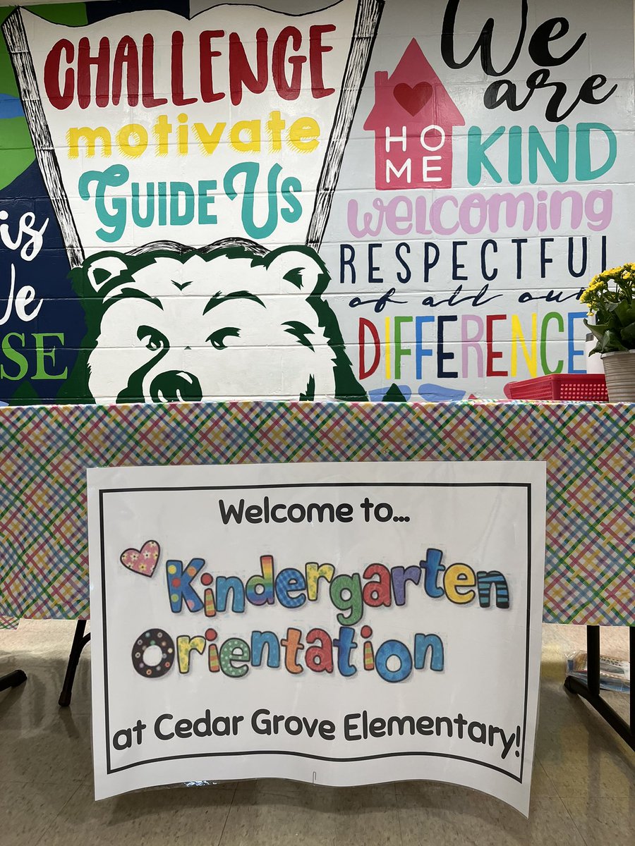 cedargrovePTA's tweet photo. Big day at CGES today! We got to meet some of our new incoming K Students!!! Welcome to the family! 💚🐻💚 https://t.co/bFSM1IN1bW