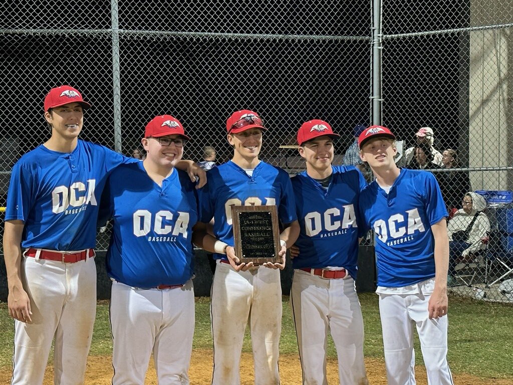 OzarkcatholicA's tweet photo. Proud of this group!   Have come so far in 3 years.    Great senior leadership along with a underclassmen group that will continue to have success!    Some hardware in baseball to add to the case.  See you all next week! https://t.co/5QjJBiAgTb