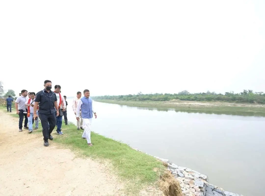TuliramRonghang's tweet photo. Looking at the site of  Embankment construction for controlling water spill, and to check the Kopili river erosion in Phangtengphrang, Bohapi, Mek Ang arong, Ronglangbung areas under Bithung Rengthama Constituency. 

With Mongal Sing Timung, EM, @HSRONGPHAR, MAC, et al. https://t.co/hMyDT2z0Pa