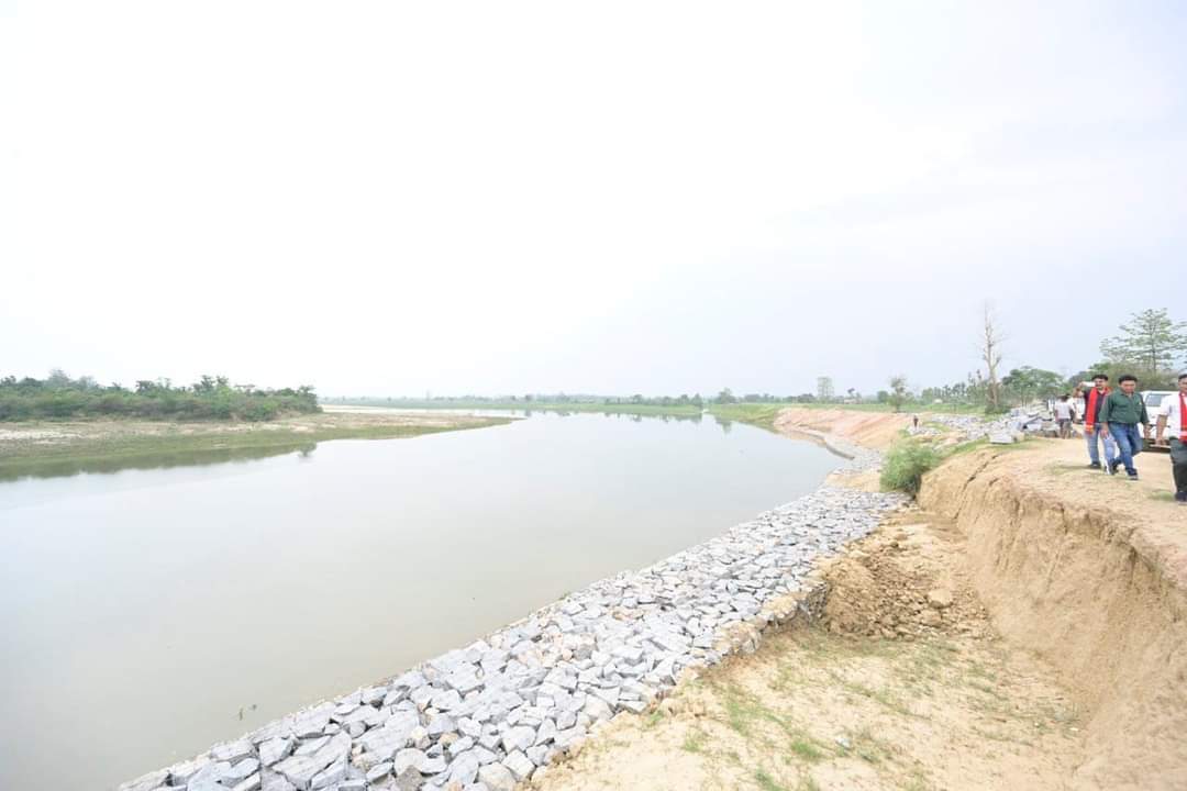 TuliramRonghang's tweet photo. Looking at the site of  Embankment construction for controlling water spill, and to check the Kopili river erosion in Phangtengphrang, Bohapi, Mek Ang arong, Ronglangbung areas under Bithung Rengthama Constituency. 

With Mongal Sing Timung, EM, @HSRONGPHAR, MAC, et al. https://t.co/hMyDT2z0Pa