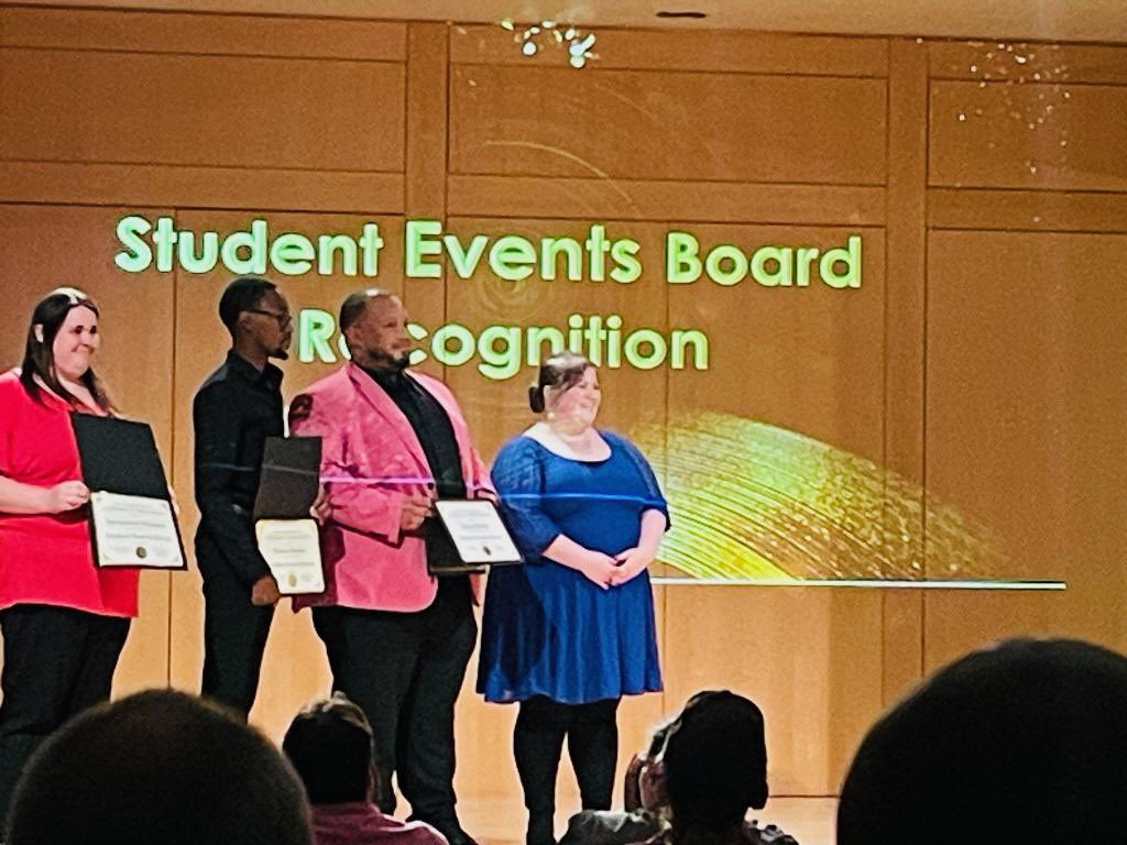 ubSEB's tweet photo. Some of your SEB Executive Board Members were in attendance at the Eubie Awards tonight. https://t.co/utgZ9e5bts