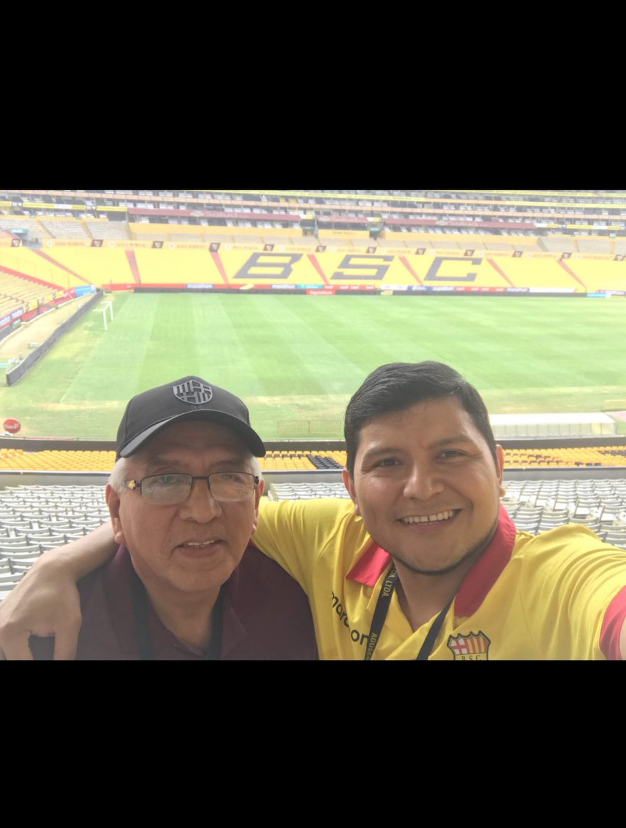 JaimeRM22's tweet photo. @BarcelonaSC Con el manto amarillo sagrado @BarcelonaSC https://t.co/D7UO1kyL2V