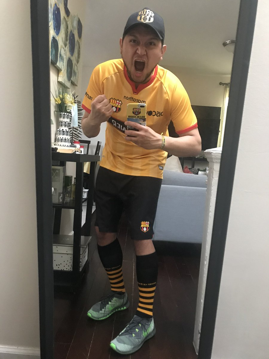 JaimeRM22's tweet photo. @BarcelonaSC Con el manto amarillo sagrado @BarcelonaSC https://t.co/D7UO1kyL2V