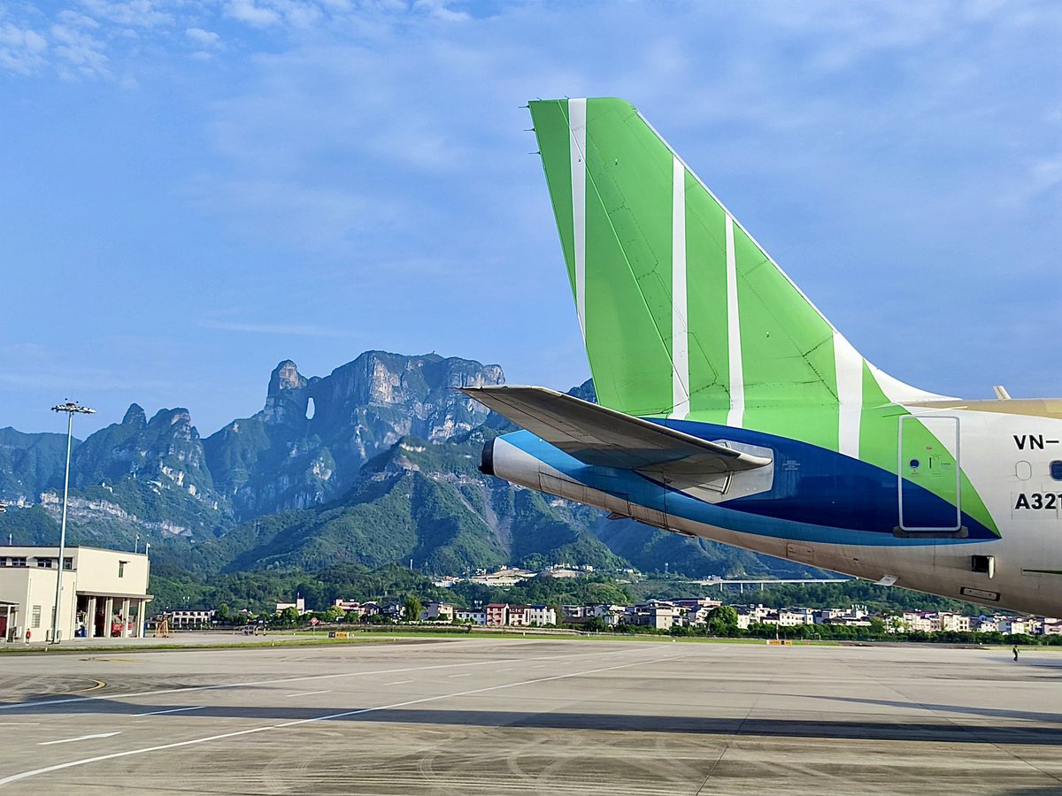 bamboo_airways's tweet photo. Bamboo Airways has successfully operated its first charter flight from Ho Chi Minh City to Zhangjiajie, China 🇨🇳
#BambooAirways #Fly_Bamboo #More_than_just_a_flight https://t.co/aXtmDB8Pr0