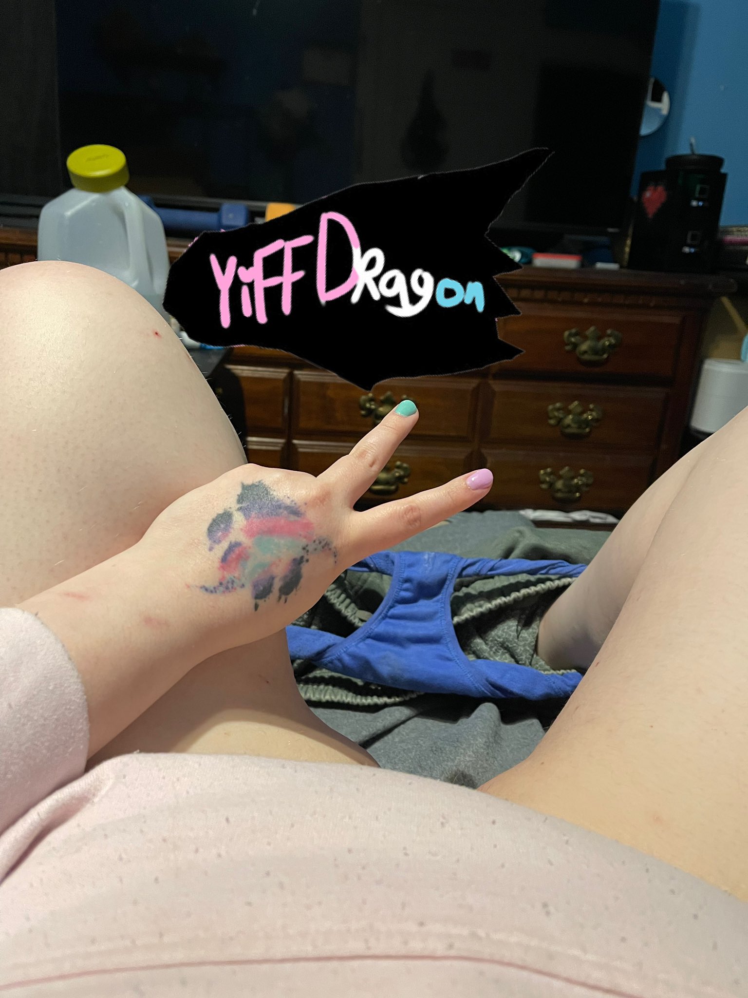 Who wants to be a good whore and get between these thighs~ https://t.co/ScqrvuCIbZ