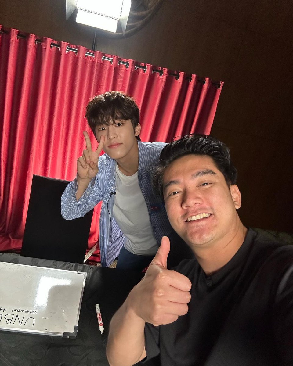 everlight0807's tweet photo. [INFO] 230428 via boywilliam17 IG💎 

“Boys, you ready for school exams? Please welcome our new students - TREASURE to UNBW! So humble, so fun! Dont be late for class, this SUNDAY at 2PM. @/yg_treasure_official @/bwproductions.id #YG #BW”

🔗 https://t.co/RJcbHr5IqJ

🗓️ April 30, 2023
⏰ 3:00PM / 15:00 PHT 🇵🇭 

#CHOIHYUNSUK #촤현석 #DOYOUNG #도영 #PARKJEONGWOO #박정우 #TREASURE #트레저 #トレジャー @treasuremembers
