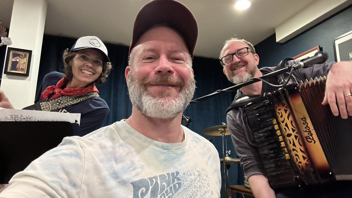 Hey Seattle- can’t wait to sing to y’all tomorrow night and make music with these two cool cats. Hope to see you there! 4/29 • The Royal Room • 7:30pm. Tix and info right here: strangertickets.com/events/1305080…