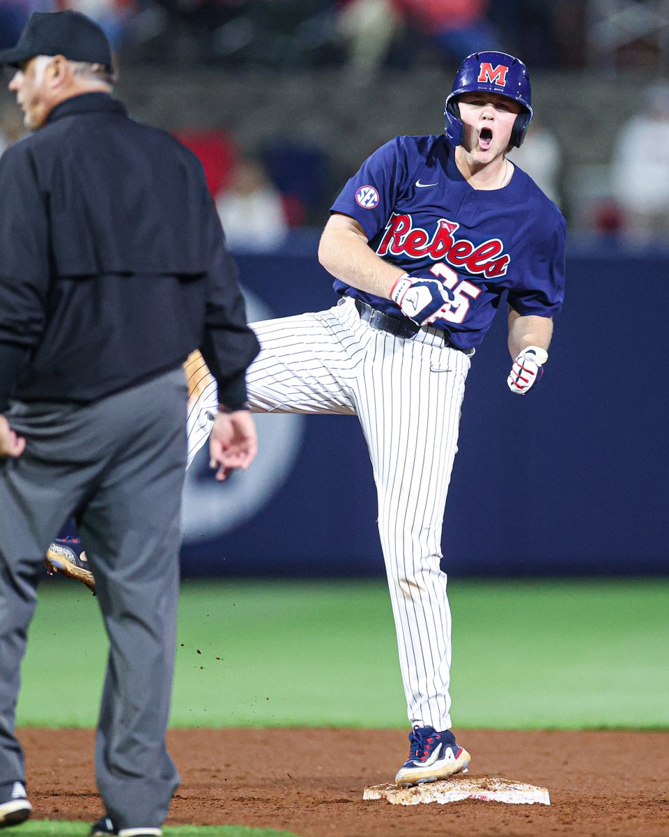 OleMissBSB's tweet photo. FURN https://t.co/Mz9uLDIlVp