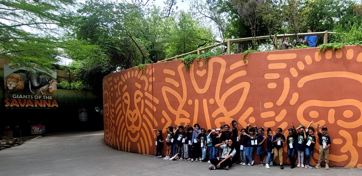 Th3MrsWilcox's tweet photo. The God I serve is my ultimate redeemer!! He ALWAYS orchestrates the most masterful way to remind me of my purpose &amp; value! My Super Scholars were constantly sprinkled with compliments at the zoo today! Thankful to my 3 parent volunteers for protecting my🦸🏿‍♀️🦸🏽🦹‍♀️ @LandryLonghorns https://t.co/LpCAEv84kO