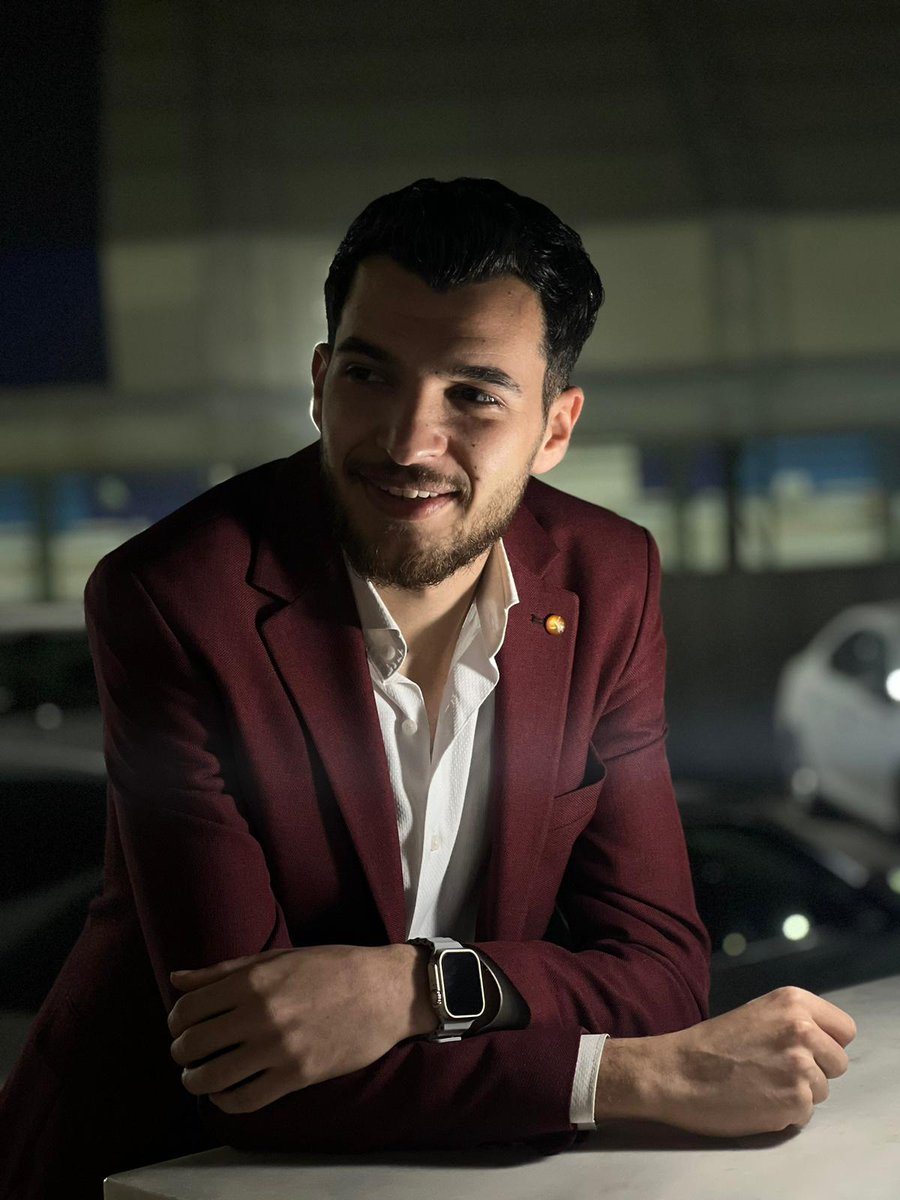 Yuzzarsiiff1's tweet photo. Bir duruşu olmalı insanın; Asaletli bir duruşu , bir bakışı, bir anlayışı bir aşkı, bir davası olmalı.🌹 https://t.co/VP4KL5IbTg
