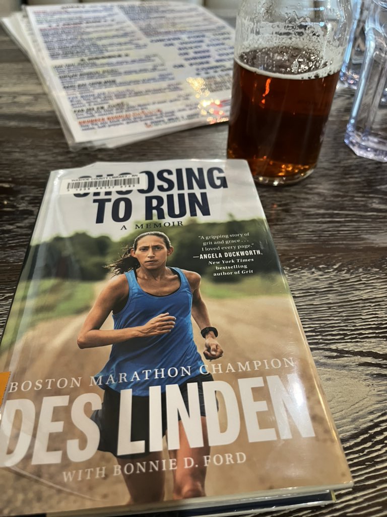 cyclistia's tweet photo. Finished my doctorate just in time 2 have time 2 read for fun! Did u know 2 of the best US female runners released books this year? Perfect company carb loading for my own 🚵🏻♀️🚴🏻♀️training this week. #supportwomeninsport #running #BostonMarathon @des_linden @karagoucher https://t.co/t7ts99IDSr
