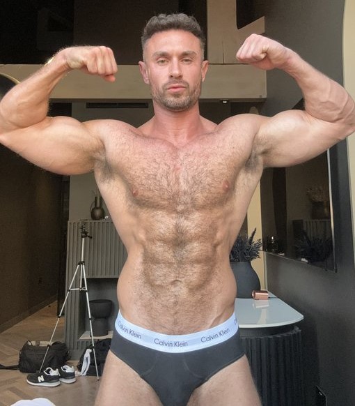 lopezsubdom's tweet photo. @thefindomking2 @TheFindomKing PIC1-2 UR BIGGER STRONGER SEXIER than @MasterAdonis1 PIC3-4.  @thefindomking2 U OVERPOWER him WRESTLING? @daviclassic @_Treviino @DanShoneye @maskbodybuilder @paul_jo1 @tyleriacona @igorgomms @JettWayneH @MuscleAlphaXXX @nobanana_4u @beatoffwitme https://t.co/WuUZObaoYj