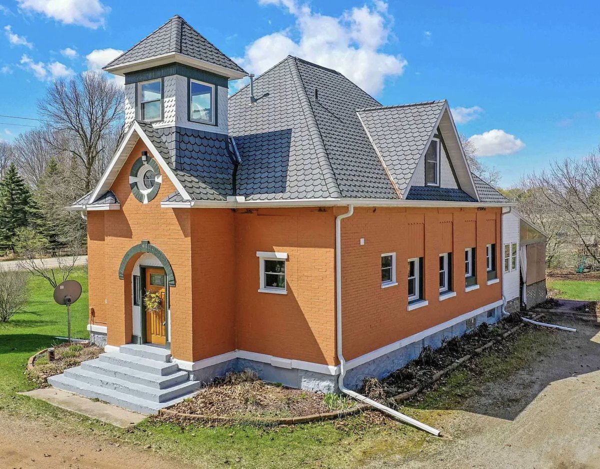 Steven Dennis on Twitter "Remodeled schoolhouse in Wisconsin, plus red