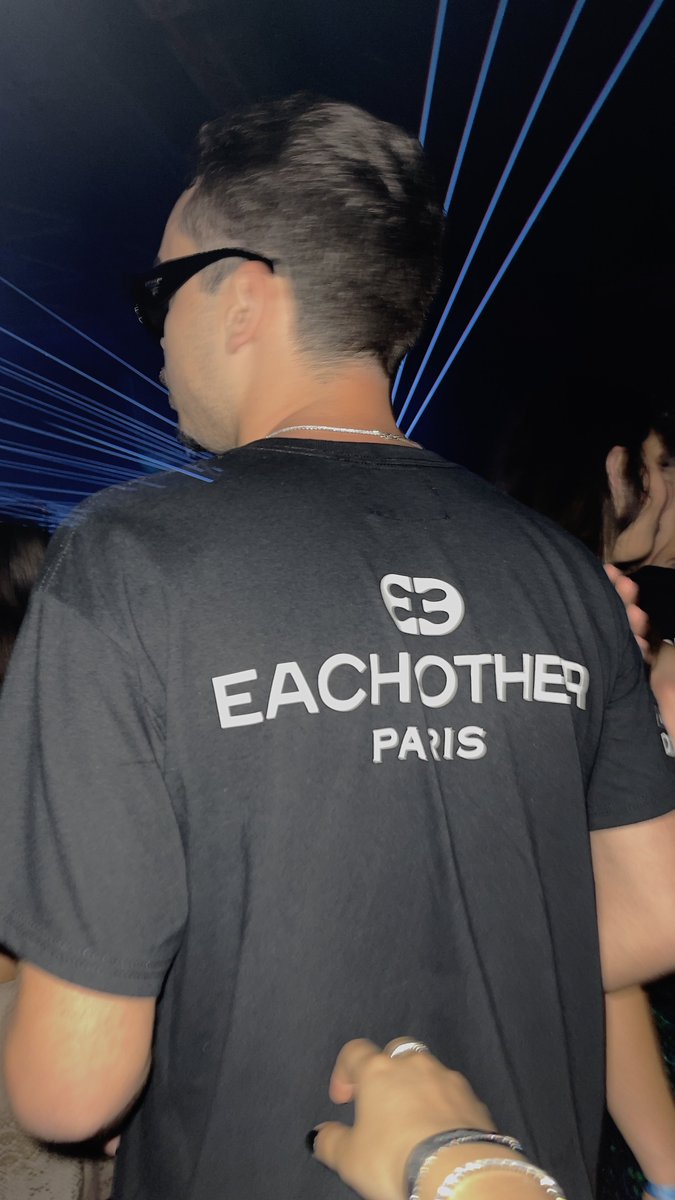 retiredRib's tweet photo. After a fantastic event where I met the @PartyDegens community for the first time! enjoy the night with @Rochexx76  🤝

@eachotherparis x @PartyDegens 

#IMS2023 #PartyDegens https://t.co/IpWn2ZIja1