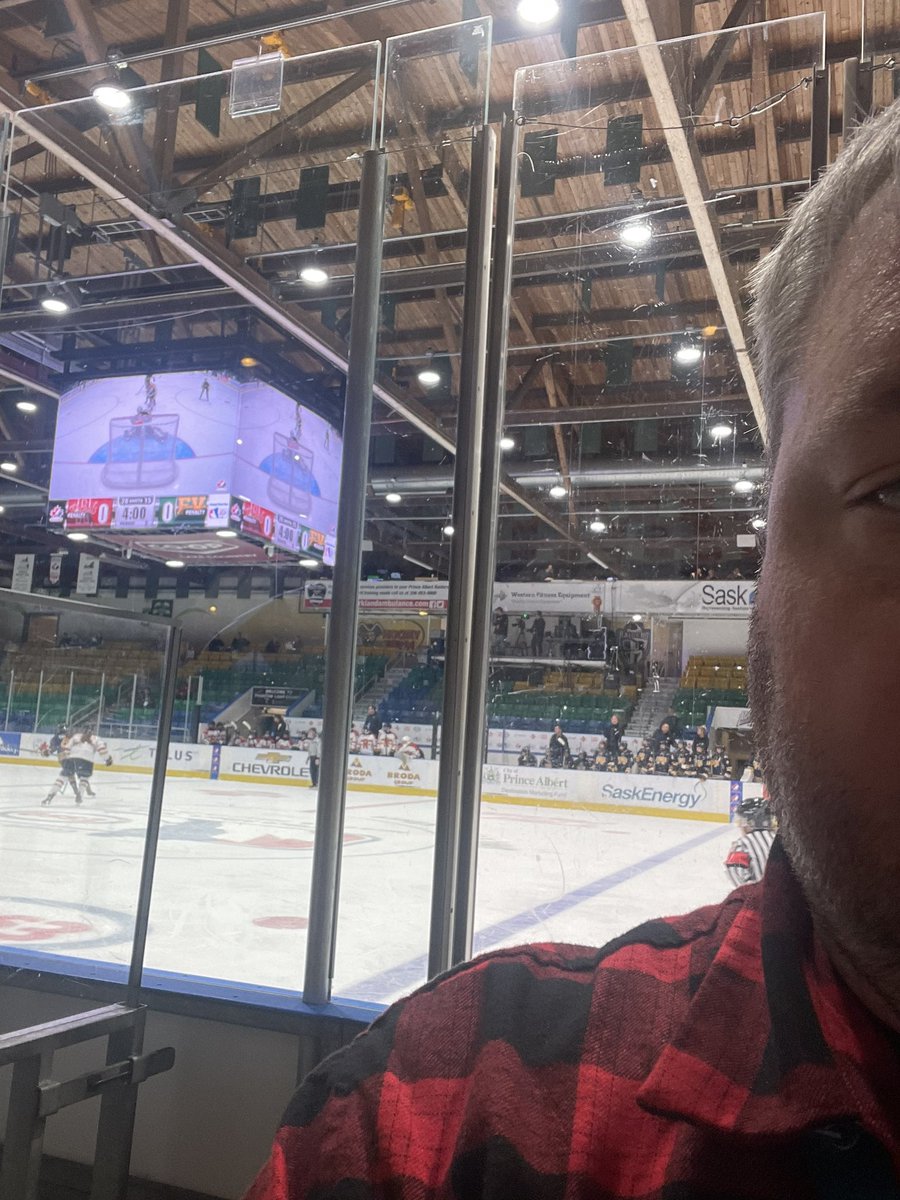 RWild_15's tweet photo. Chairman pic Day 6. If your not as the AHC your are missing out on one of the best U18 female games I have seen in a long time.   #EssoCup #HockeyCanda @HockeyCanada https://t.co/oo1NMtbZdW