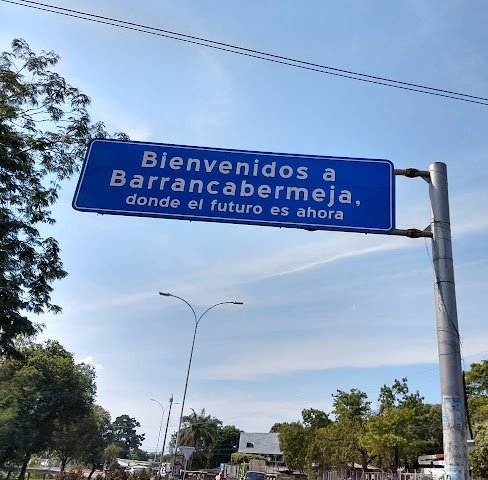 rugelastico's tweet photo. mor pero es que usted también cómo va a buscar su real love en https://t.co/kKjEjujKxF