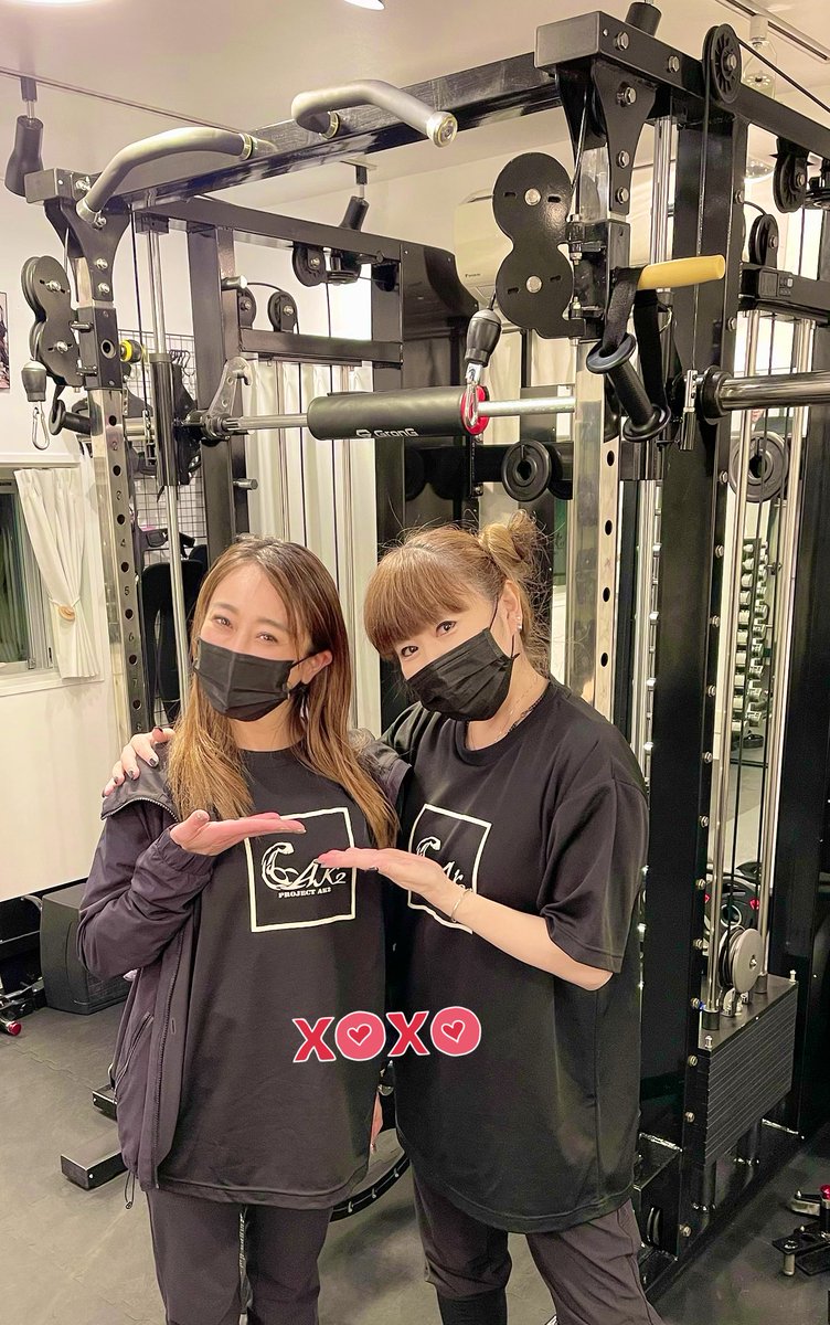 MIkAKANAI3018's tweet photo. パーソナルでビシビシ鍛えてもらってるよ😆
エイミートレーナー最高〜です♥️
筋肉痛はハンパないけどね〜😁✌️💦✨
#PROJECTAK2
#パーソナルジム
https://t.co/t9khH66FAr https://t.co/SbvCJNRGNs
