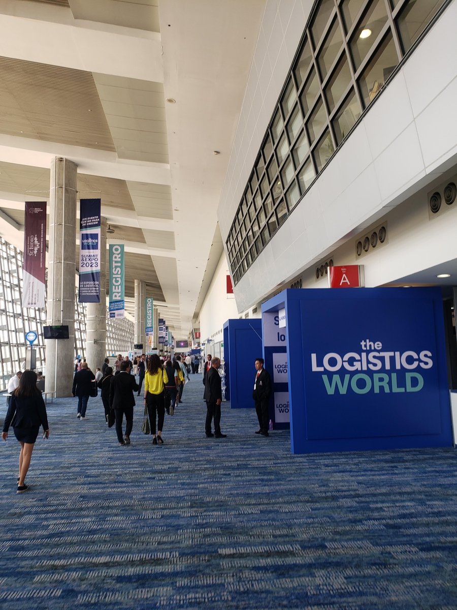 EcuaSigad's tweet photo. Gracias Joaquín y Grupo Gamas por recibirnos en su stand durante el Logistics Summit, y esperamos vernos pronto para seguir apostando por la digitalización de la logística, cumplimiento aduanero y comercio exterior en México.

#Editrade #ComEx https://t.co/YWcUiXQwpY
