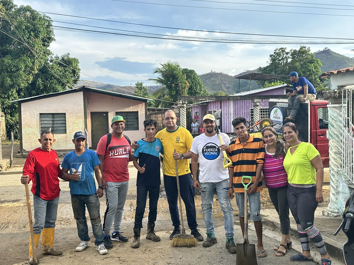 pedroluisanchez's tweet photo. Donde la gente nos necesite allí vamos a estar siempre, trabajando en pro de nuestro Municipio 
Vamos Palante 💪 https://t.co/LBVVx1jhZL