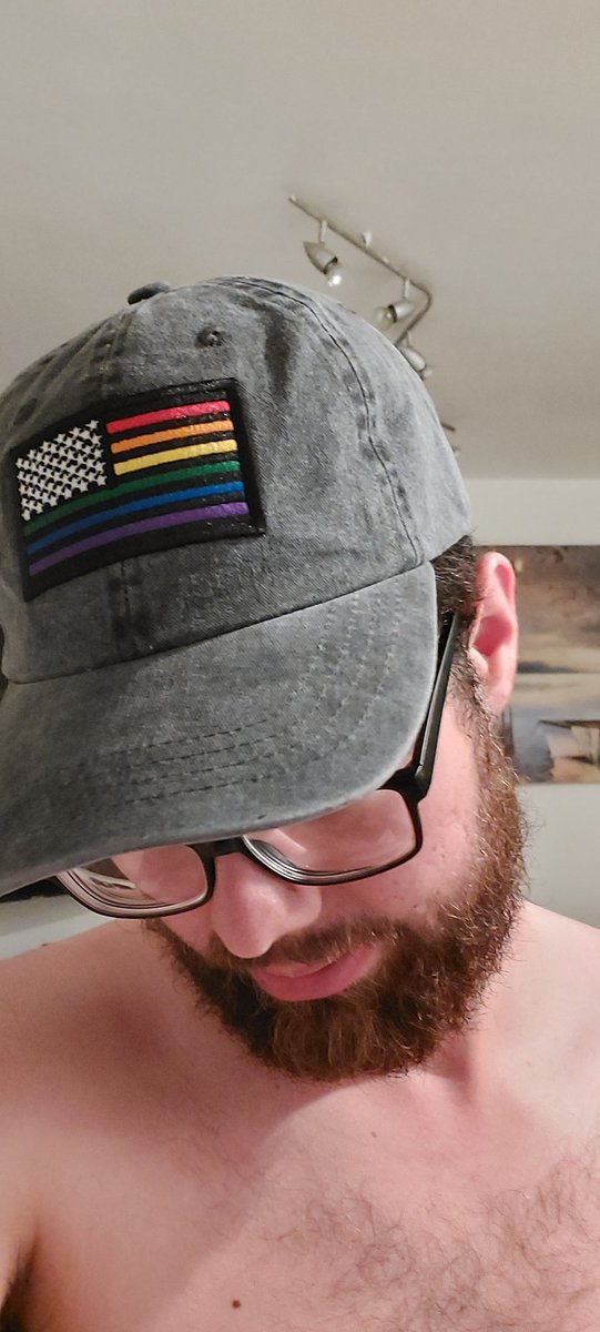 Ratiocinate9's tweet photo. Freaking love this hat. Totally gonna wear it to the gym from now on lol. Hopefully I attract a cute right wing guy lol.
#gayandsingle #gay #gym #America #pride #USA #hat #spring #like #follow https://t.co/0NOoEUZ7R4