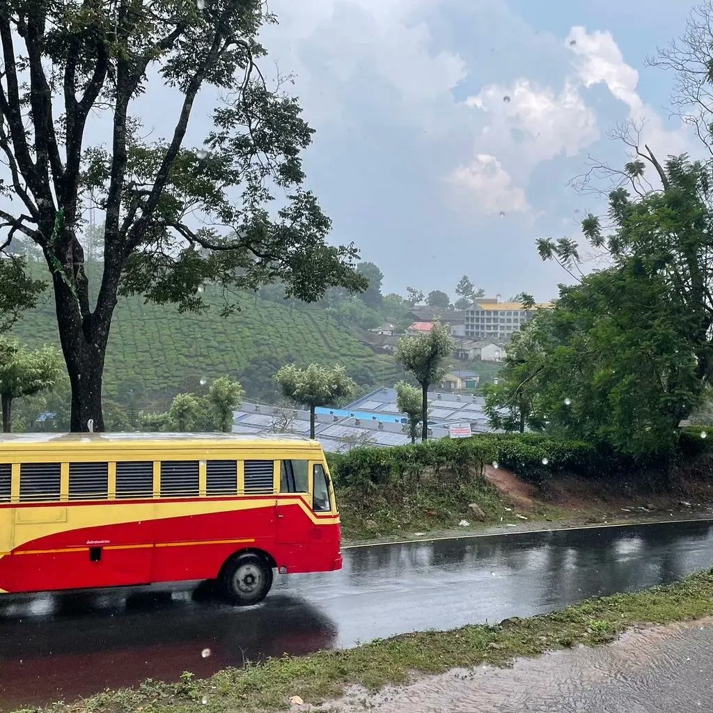 bsquadroyals's tweet photo. Enroute munnar.

Pictures clicked by Jishnu

#munnar #vattavada #travel #ridersofinstagram #riderlife https://t.co/VdAdqICfHh