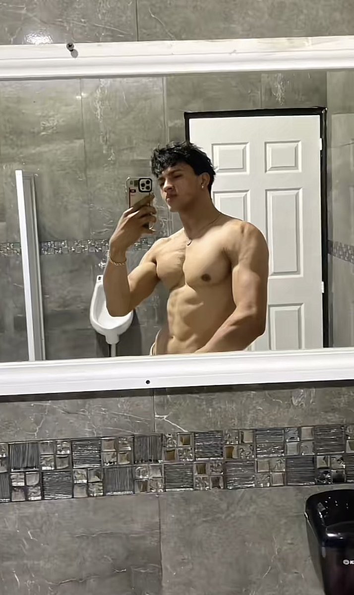 Échenme un taco pa ya no estar tan flaco 😂
