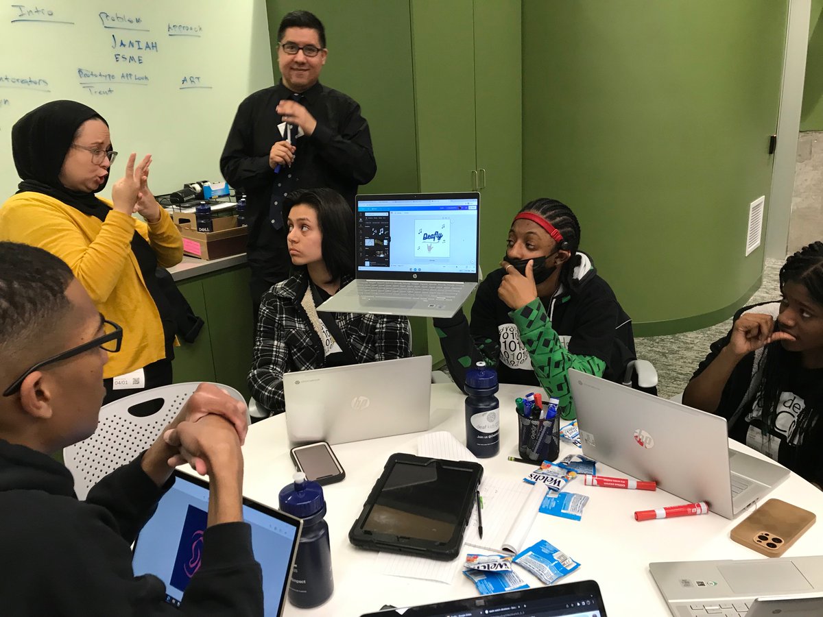 Jill E. Stark tweet media