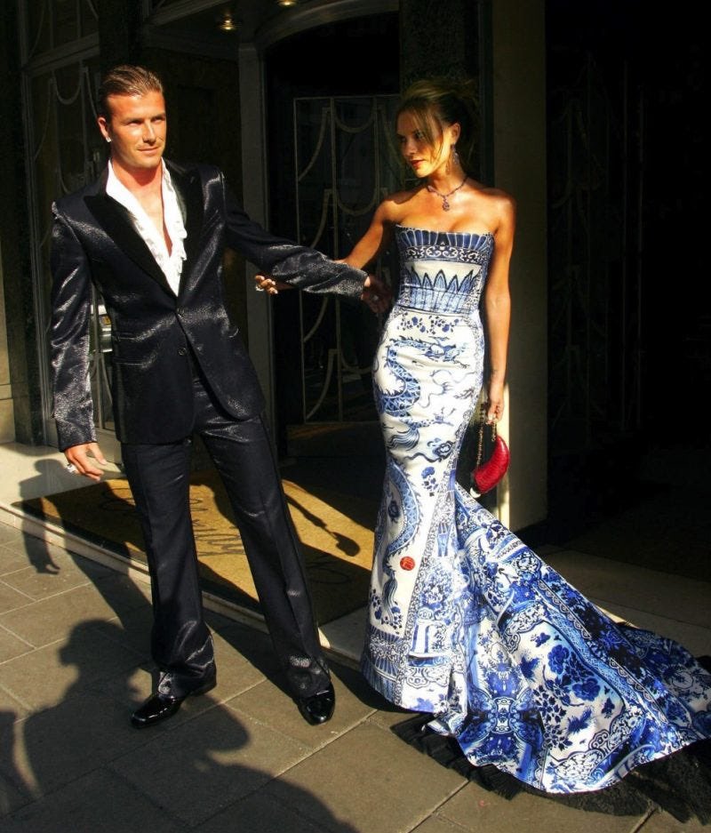 beyonceseyelid's tweet photo. Why gag over this fake dress when the REAL Cavalli and Gio Pei Ming vase dresses exist already? https://t.co/Jh0DKbCGLm