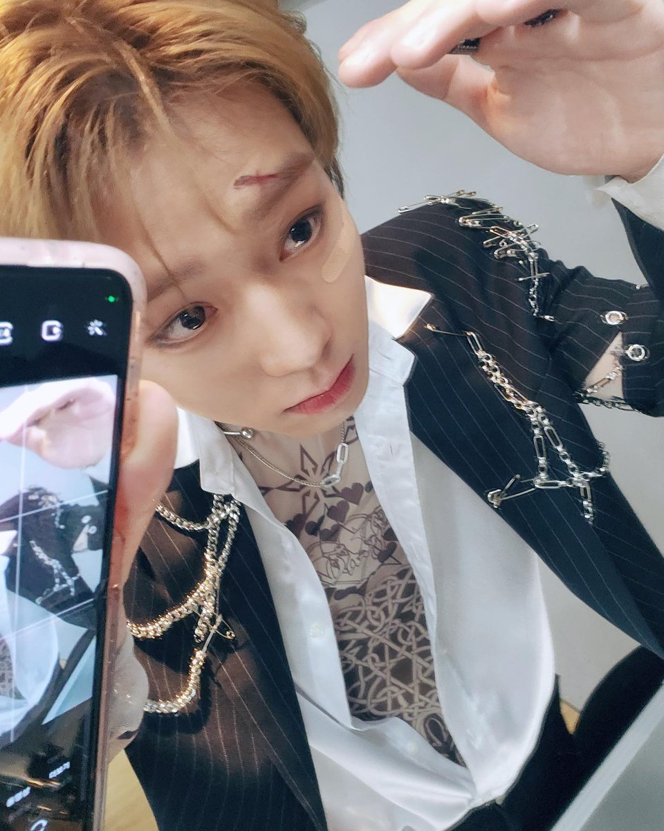 daystar_990529's tweet photo. 230429 공식 인스타그램 #박지훈
mz 셀카가 만들어지는 과정

https://t.co/LqPsypussx https://t.co/kgNXyruUPO