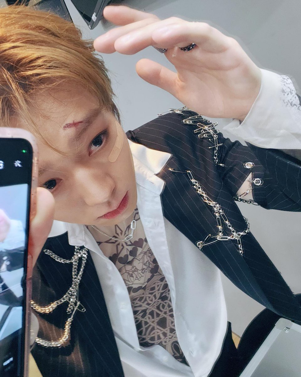 daystar_990529's tweet photo. 230429 공식 인스타그램 #박지훈
mz 셀카가 만들어지는 과정

https://t.co/LqPsypussx https://t.co/kgNXyruUPO