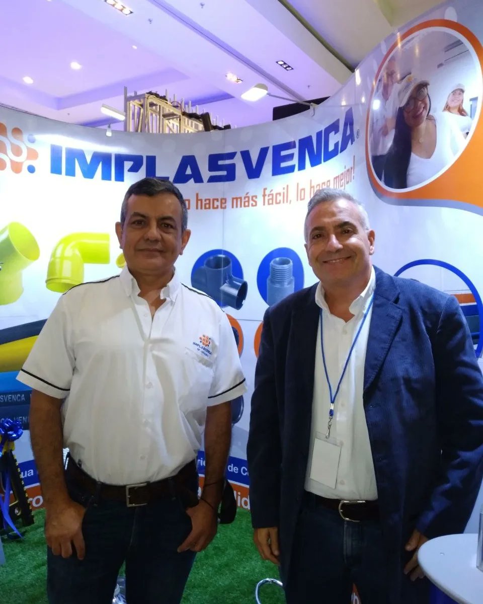 IMPLASVENCA's tweet photo. Nuestro equipo Implasvenca se hizo presente, atendiendo las inquietudes de los asistentes y creando alianzas para fortalecer nuestra cobertura a nivel nacional #Venezuela 🫱🏻‍🫲🏼

#ExpoFerreteria #ExpoConstruccion #Implasvenca   #Construccion #Barquisimeto #Ingenieria https://t.co/5CLGgzHoVc