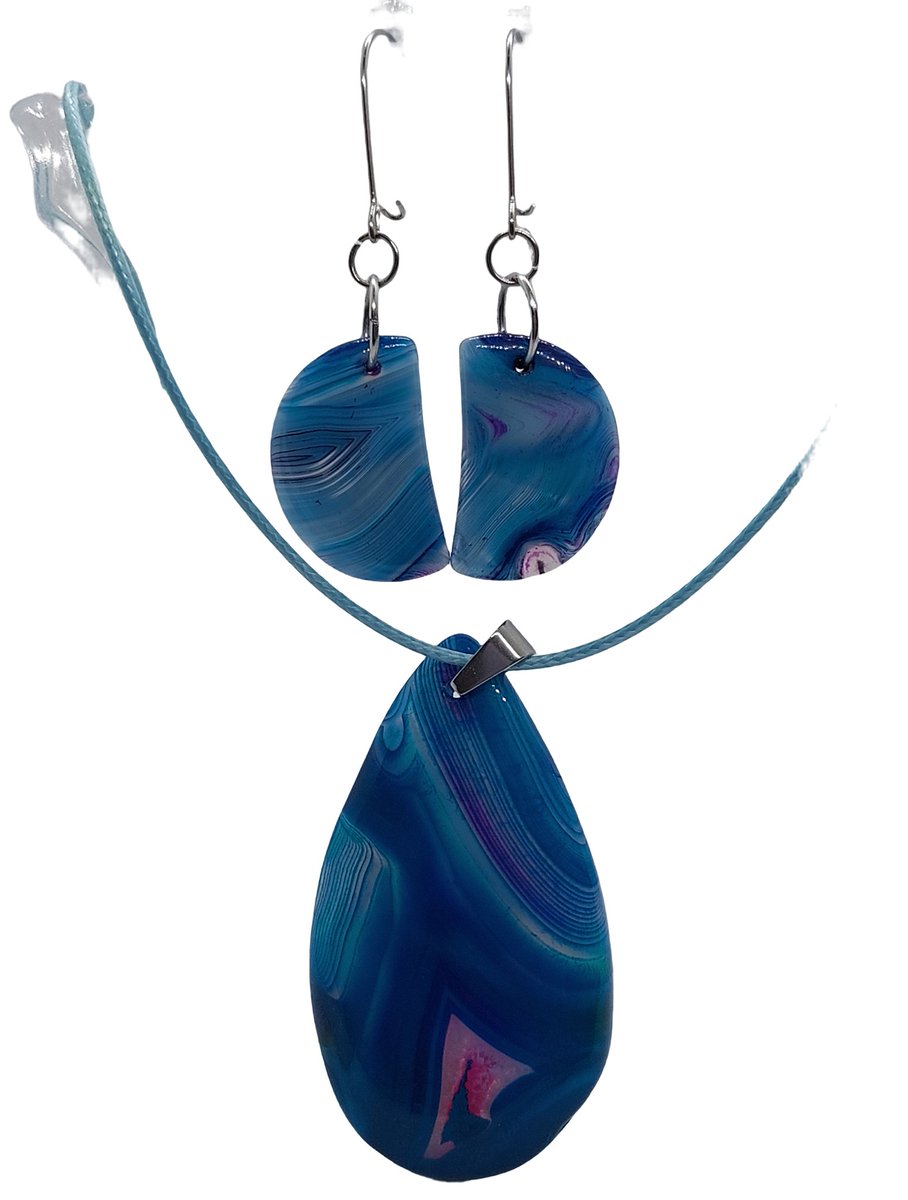 LuxoraRE's tweet photo. Great Mother's day present
 Necklace and Earrings Set https://t.co/cnukY432RR #Amazon via @Amazon https://t.co/QqttNCUsf5