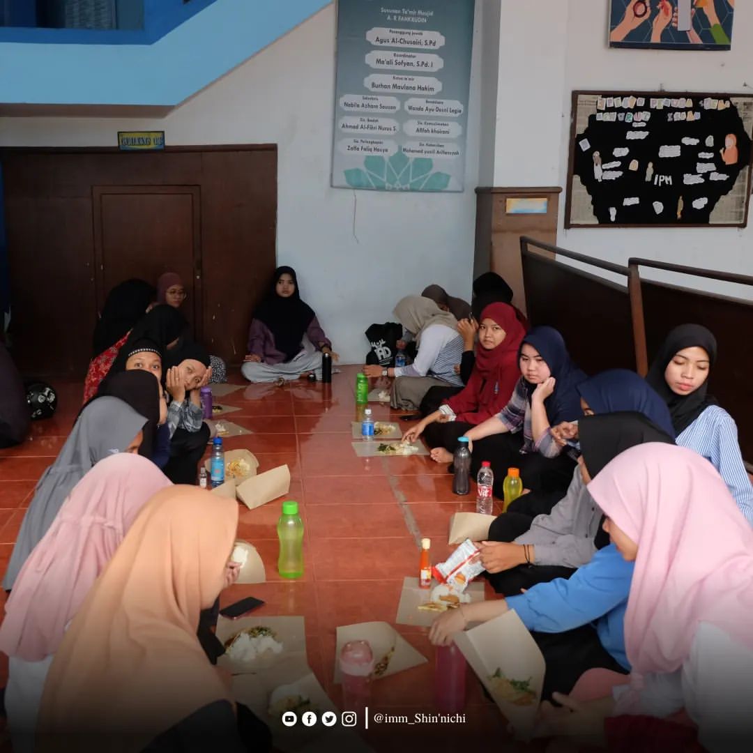 ImmShinnichi's tweet photo. Hari kedua Darul Arqom Dasar Pk imm Shin nichi 2023-2024.

Babat, lamongan 28 April 2023

#kaderkreatif inovatif #immahinnichi #dadimmshinnichi #immumsurabaya #immsuroboyo https://t.co/Piu3VsNC4N