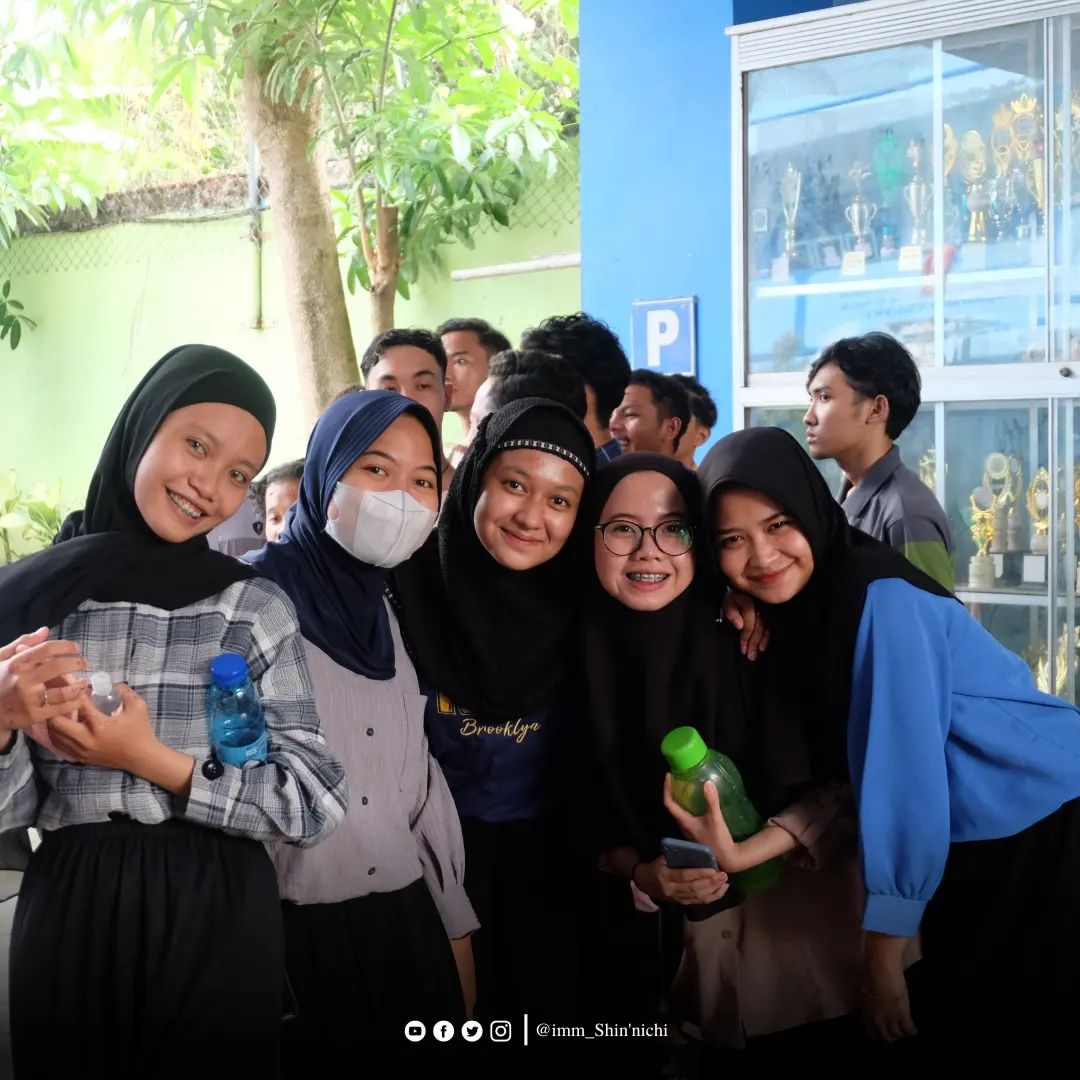 ImmShinnichi's tweet photo. Hari kedua Darul Arqom Dasar Pk imm Shin nichi 2023-2024.

Babat, lamongan 28 April 2023

#kaderkreatif inovatif #immahinnichi #dadimmshinnichi #immumsurabaya #immsuroboyo https://t.co/Piu3VsNC4N